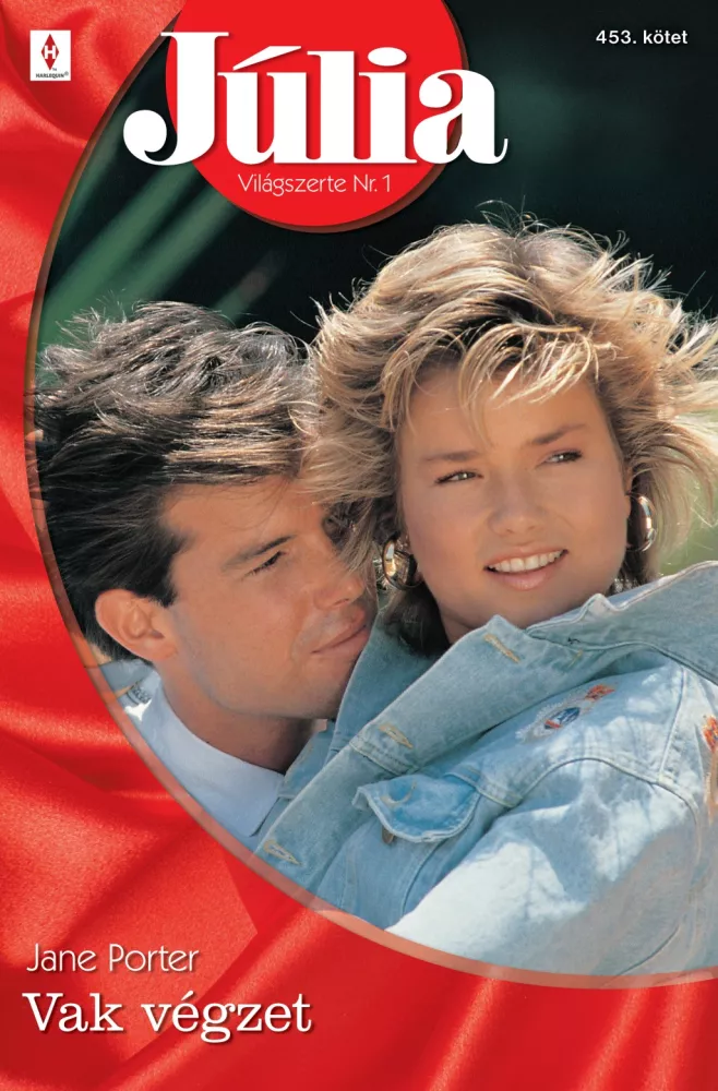 Júlia 453. borító