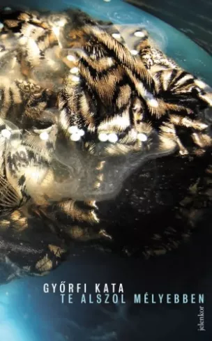 Te alszol mélyebben borító