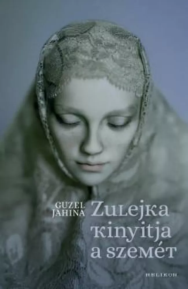 Zulejka kinyitja a szemét borító