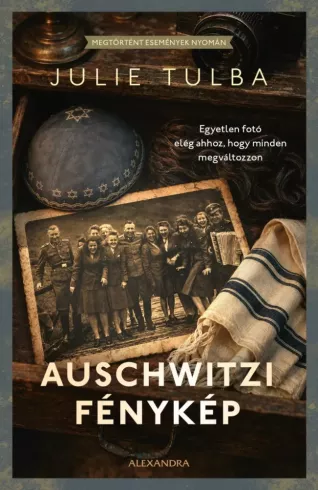 Auschwitzi fénykép borító